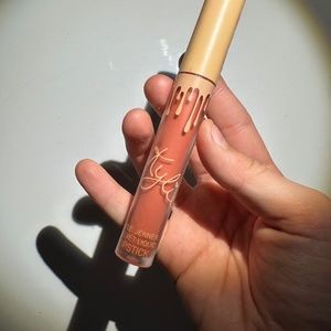 Kyle Jenner velvet liquid lipstick